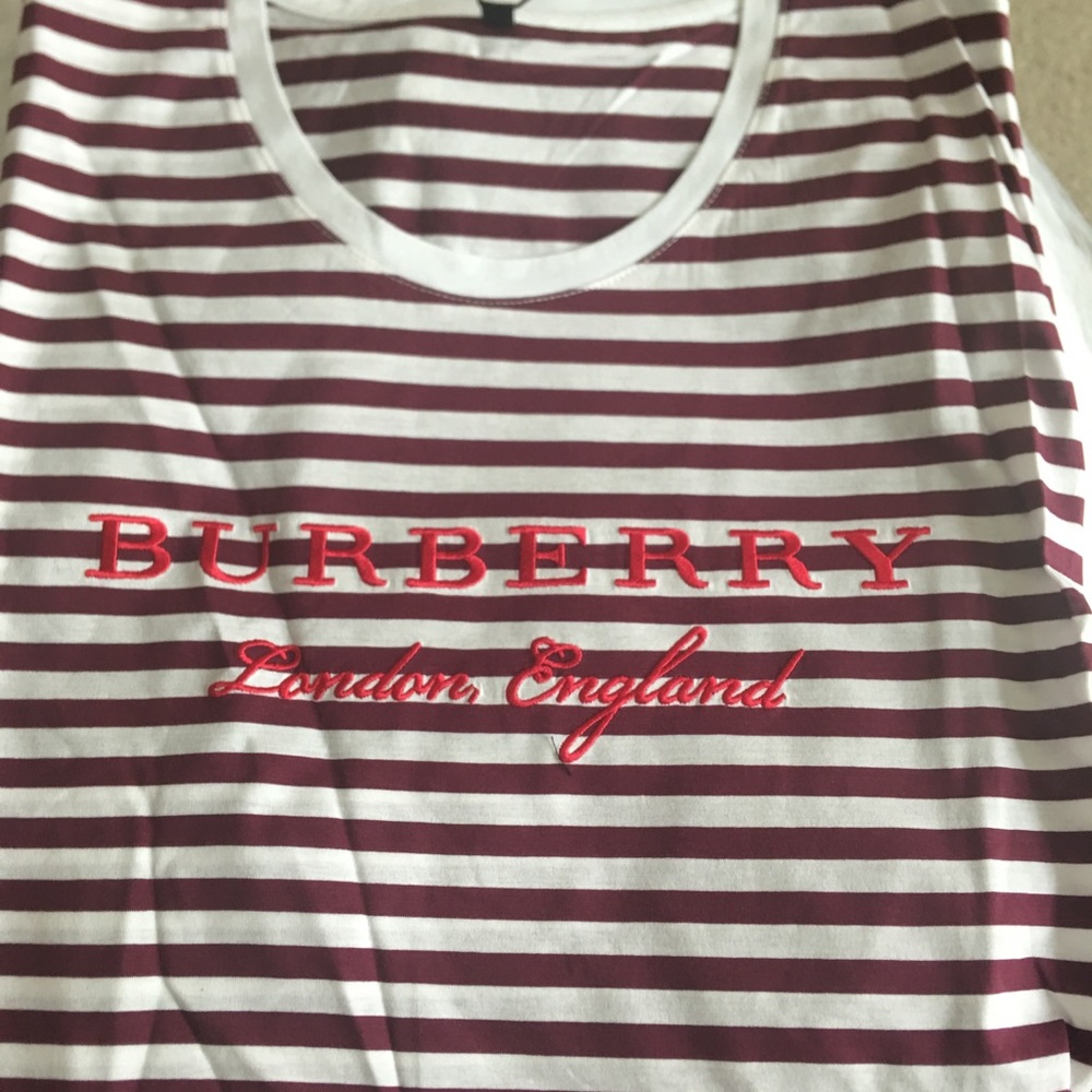 Burberry tee
